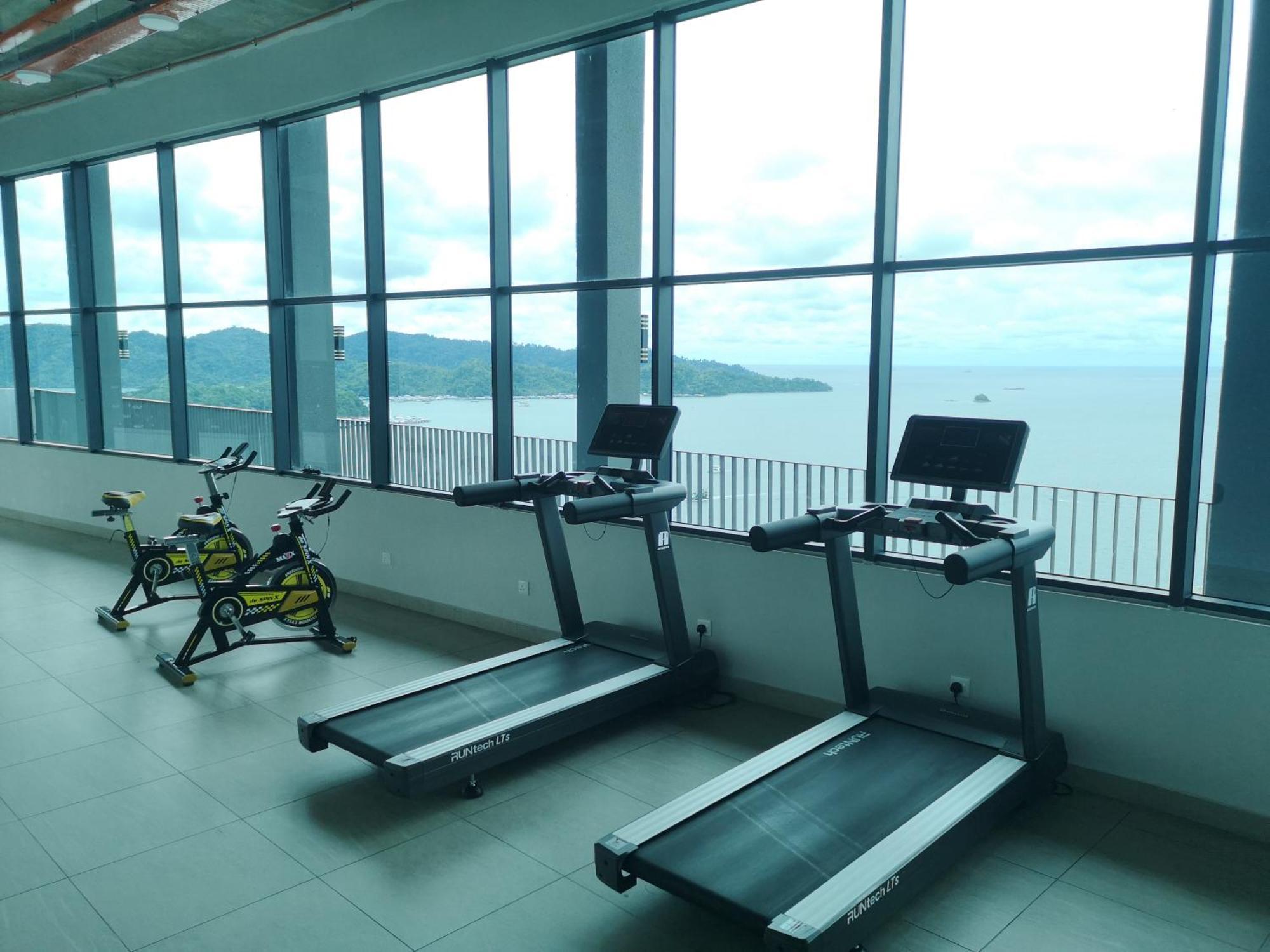 Upper Floor View With Jesselton Quay Near Suria Sabah & Jesselton Point Apartment